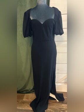 Lulu's Black Sweetheart Puff-Sleeve Gown